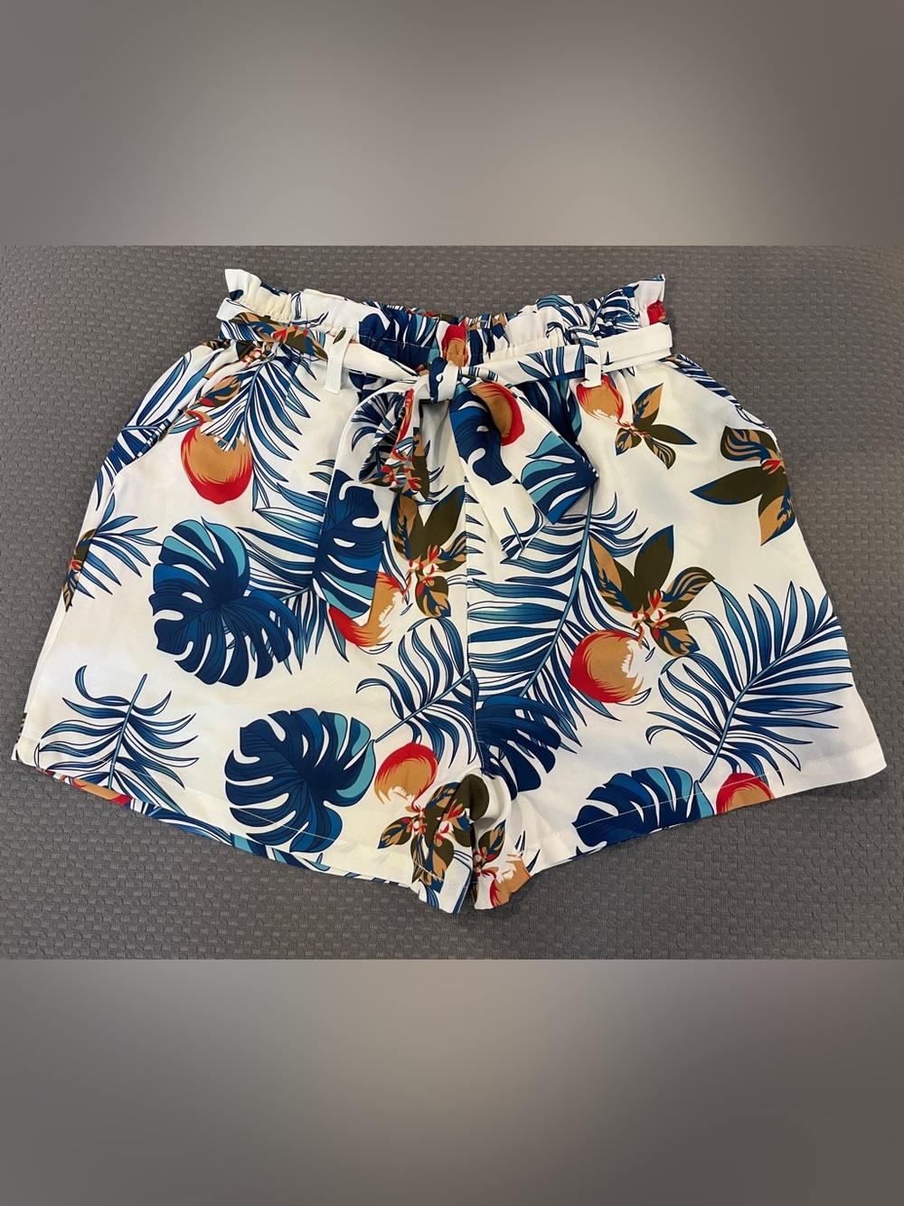 OURS Tropical Palm Leaf Polyester Paperbag Tie Waist Shorts Size M